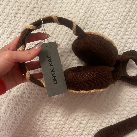 Cafe Forgot earmuffs! - Picture 6 of 6